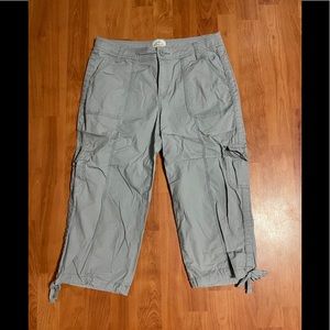Grey capris